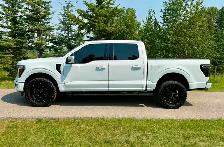 2024 Ford F150 Lariat 5L V8 Black Appearance Package 502a pckg - Photo 4