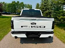 2024 Ford F150 Lariat 5L V8 Black Appearance Package 502a pckg - Photo 7