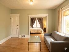 (Downtown) Private MasterRoom, Furnished @ Spac 2 Bedrms, Quiet! - Photo 2