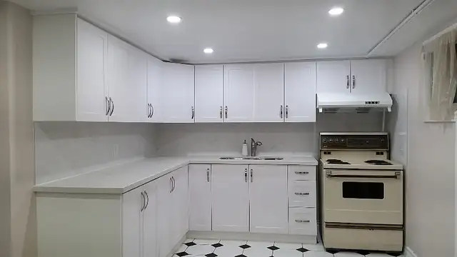 Room for rent near Sheppard West Station (North York)