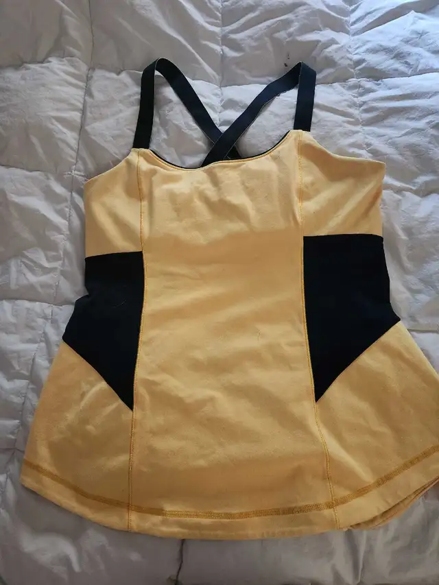LULULEMON TANK TOP FITS MEDIUM