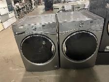 Laveuse sécheuse frontales stainless Whirlpool ( remis a neuf )