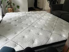 kings down King Size Matress -like new ! - Photo 2