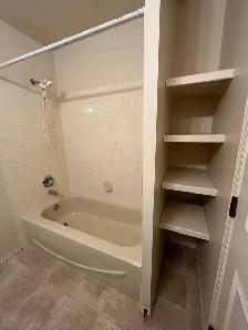 3 Bed/2FullBath-WalkToUofA-InSuiteLaundry-Utilities Included - Photo 3