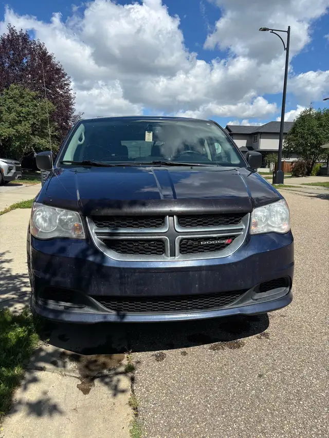 2014 Dodge Grand Caravan SXT w/ Stow’N Go