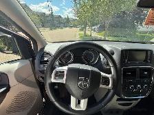 2014 Dodge Grand Caravan SXT w/ Stow’N Go - Photo 6