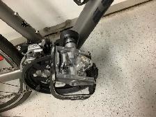 vélo Hybride Spéciallized 14 Sirus - Photo 2