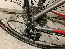 vélo Hybride Spéciallized 14 Sirus - Photo 5