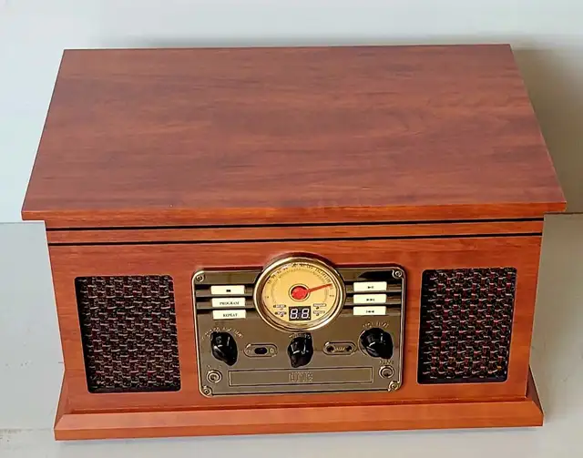 Victrola Quincy VTS200B 6 in 1 Turntable (32820567)