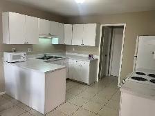 STUDENT RENTAL – 3 BEDROOM HOUSE | THOROLD | MINUTES TO BROCK - Photo 2