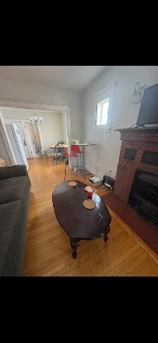 Spacious bedrooms for rent near McMaster University, Hamilton - Photo 2