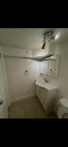 Spacious bedrooms for rent near McMaster University, Hamilton - Photo 7
