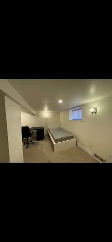 Spacious bedrooms for rent near McMaster University, Hamilton - Photo 9