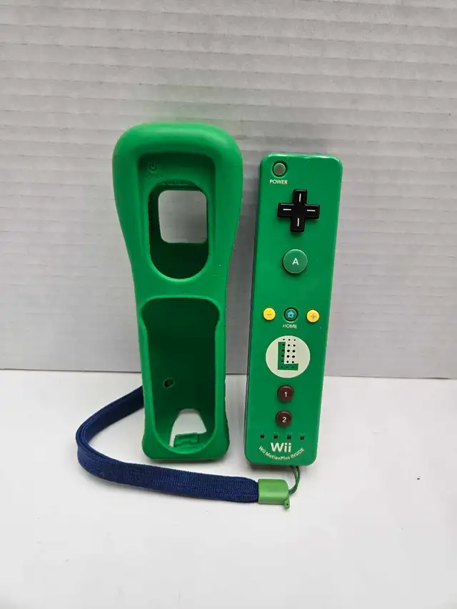 Wii Remote Luigi Special Edition