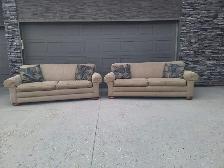 FREE GENUINE LA-Z-BOY COUCHES - Photo 2