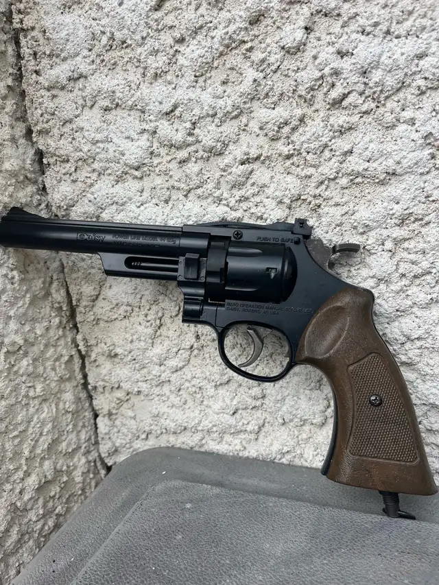 DAISEY PELLET PISTOL