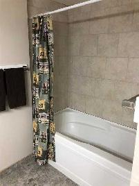 Spacious Apartment Available! - Photo 7
