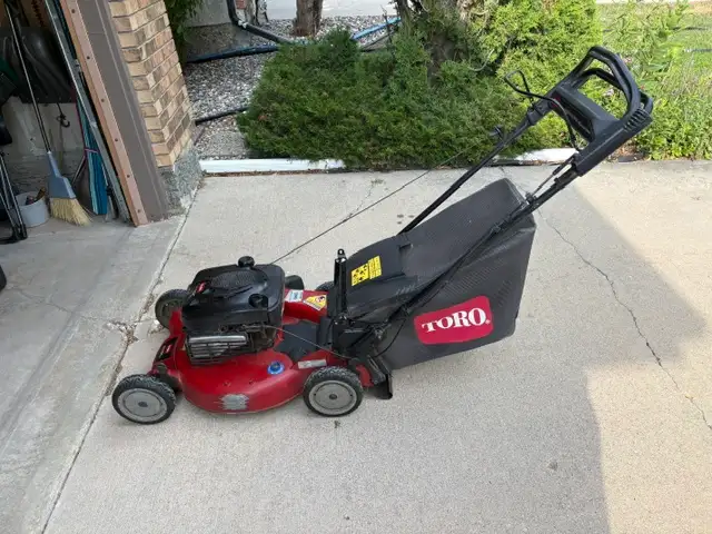 Toro 21' Rear Bag Self Propelled Mulching Lawnmower $150