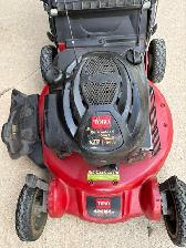 Toro 21' Rear Bag Self Propelled Mulching Lawnmower $150 - Photo 2