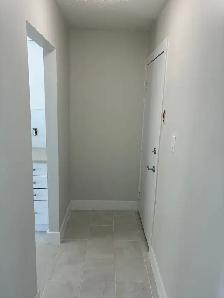 Beautiful Renovated 2 Bedroom in Belleville - Photo 8
