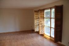 Main Floor 3-Bedroom with a garage for Rent – Prime Location - Photo 4