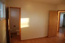 Main Floor 3-Bedroom with a garage for Rent – Prime Location - Photo 6