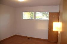 Main Floor 3-Bedroom with a garage for Rent – Prime Location - Photo 7