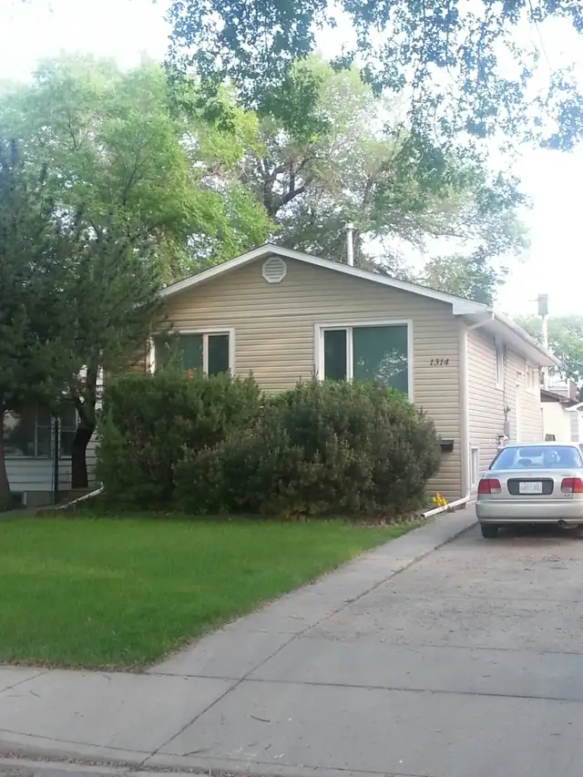 Two-Bedroom Main Floor for Rent - Prime Location Near U of S