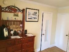 Belle occasion! Grande Chambre avec salle de bain privée - Photo 2