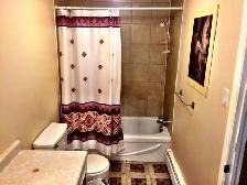 Belle occasion! Grande Chambre avec salle de bain privée - Photo 3