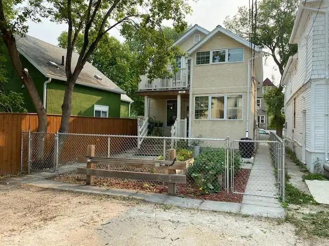 1 Bedroom close to U of W, shopping, cafes