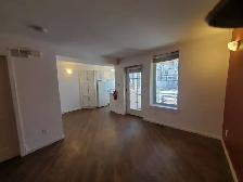 1 Bedroom close to U of W, shopping, cafes - Photo 3