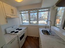 1 Bedroom close to U of W, shopping, cafes - Photo 7