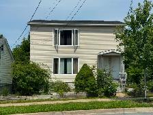 2 BEDROOM HEAT, HOT WATER & PARKING INCLUDED. SEPT 1. OXFORD ST