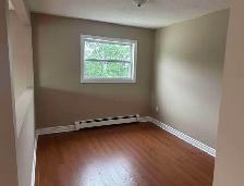2 BEDROOM HEAT, HOT WATER & PARKING INCLUDED. SEPT 1. OXFORD ST - Photo 3