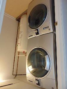 2 bedrooms  2 bathrooms  Dows Lake/Glebe - Photo 4