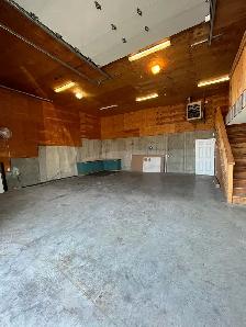Detached Heated Garage / Shop for Rent – - Photo 9