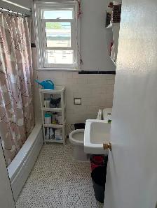 LARGE SPACIOUS ROOM IN CENTRAL LOCATION UTILITIES INCLUDED - Photo 6