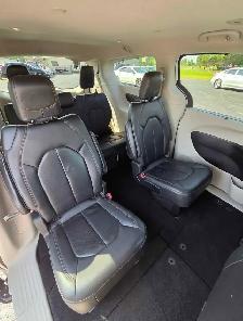 2017 Chrysler Pacifica - Photo 4