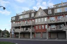 Upscale 2 Bdrm   Den, near downtwn Mississauga Sept 1/ Oct 1