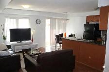 Upscale 2 Bdrm   Den, near downtwn Mississauga Sept 1/ Oct 1 - Photo 3