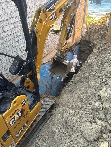 Someone who knows how to dig with shovel