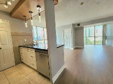 MISSISSAUGA CORNER UNIT AVAILABLE NOW- ALL UTILITIES INCLUDED!