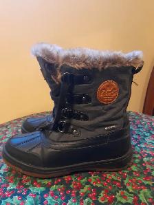 Women's/Teen Winter Boots Size 9