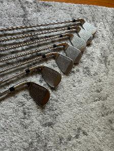 Callaway Rogue X iron set stiff shafts - Photo 2