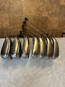Callaway Rogue X iron set stiff shafts - Photo 3