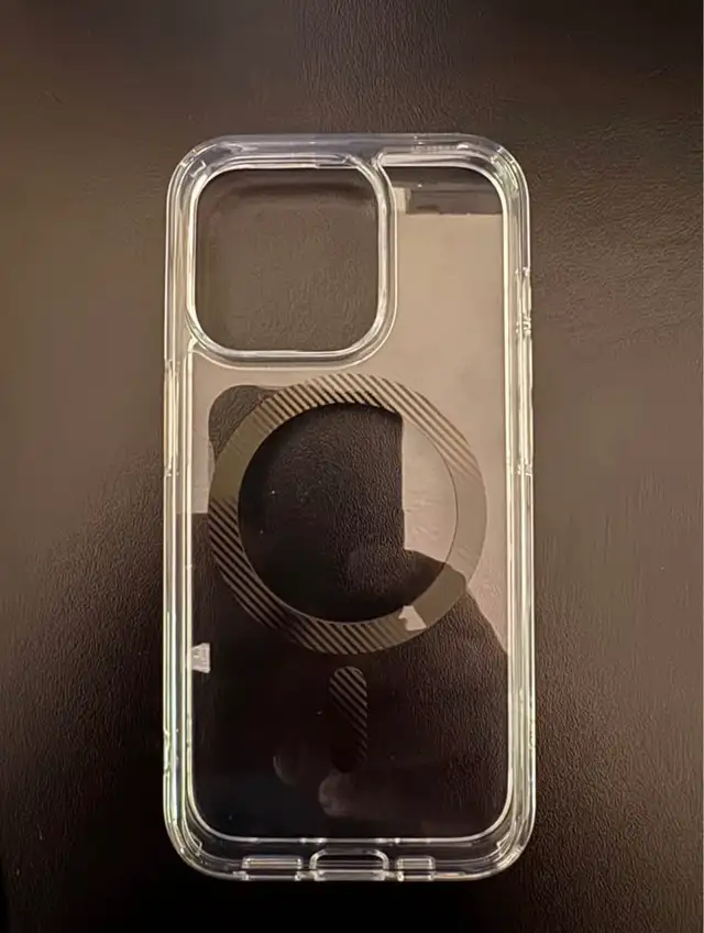 New Otterbox Symmetry Series For iPhone 15 Pro   Megsafe (Clear)
