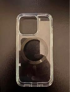 New Otterbox Symmetry Series For iPhone 15 Pro   Megsafe (Clear)