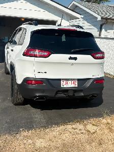 2017 Jeep Cherokee, owned by seniors for sale - Photo 2