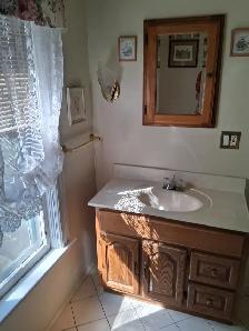 VICTORIA AVE 'ONCE IN A LIFETIME' 1300 SQ FT $1300/MTH  UTIL. - Photo 5
